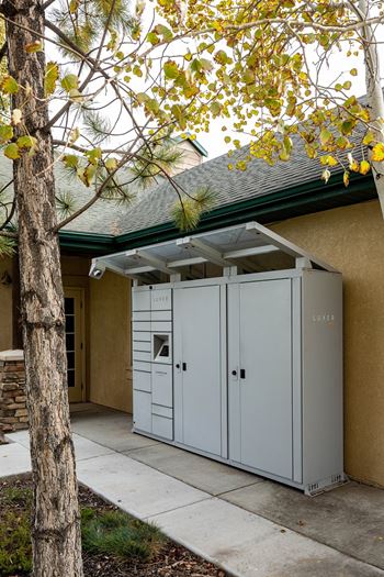 Package Management at Sunset Ridge, West Jordan Utah